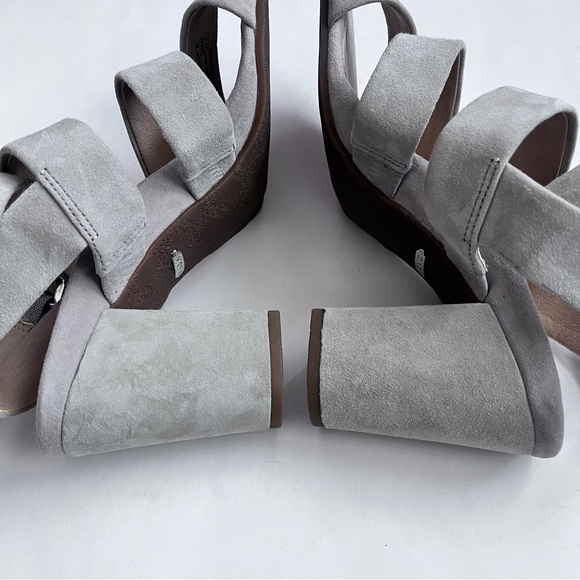 VIONIC Blaire Gray Suede Strappy Chunky Heel Sandals Size 9 - Picture 9 of 12